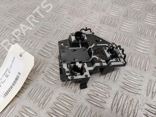 lamp-holder-peugeot-206-2l_-2m_-2009-2010-2011-2012-2013-23743785 main image