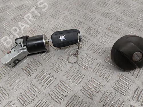 Used Ignition barrel PEUGEOT 208 I (CA_, CC_) 1.2 VTI 82 (82 hp) 23743901