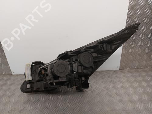 Right headlight PEUGEOT 5008 (0U_, 0E_) 1.6 HDi | BP29846349C29