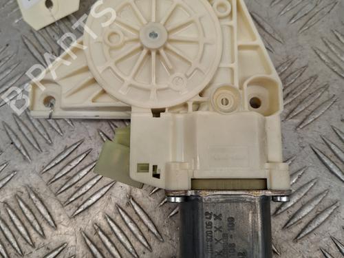 right-rear-window-motor-mercedes-benz-c-class-w204-2007-2008-2009-2010-2011-2012-2013-2014-2015-25834447 main image