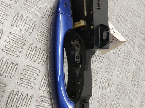 front-left-exterior-door-handle-renault-megane-iv-hatchback-b9amn_-2015-23747273 main image