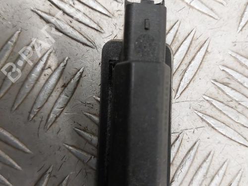 licence-plate-light-peugeot-2008-i-cu_-2013-23659934 main image