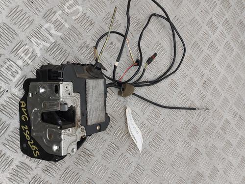 venstre-foran-las-mercedes-benz-e-class-w211-2002-2003-2004-2005-2006-2007-2008-2009-32135265 main image