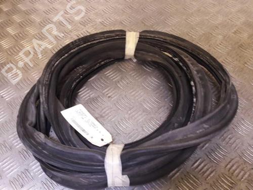 Used Rubber door seal MERCEDES-BENZ M-CLASS (W163) ML 400 CDI (163.128) (250 hp) 23727129