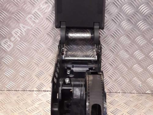 Used Armrest / Center console Armrest / Center console VW GOLF V (1K1) 1.9 TDI (90 hp) 23715568 23715568