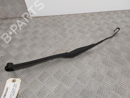 Used Front windshield wiper arm NISSAN JUKE (F15) 1.6 (117 hp) 28622680