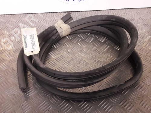 rubber-door-seal-nissan-almera-ii-hatchback-n16-2000-23713622 main image