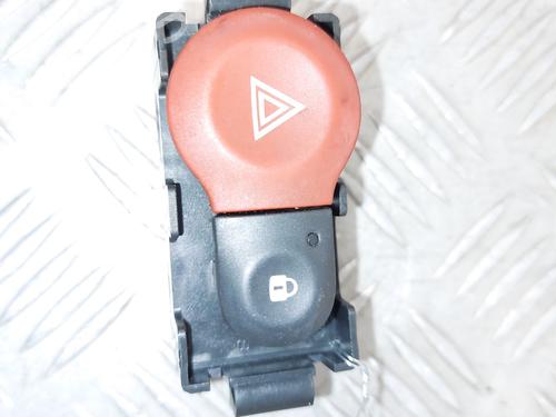 Used Warning switch RENAULT CLIO III (BR0/1, CR0/1) 1.5 dCi (C/BR0G, C/BR1G) (68 hp) 30650786