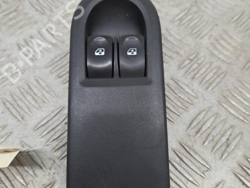 Used Left front window switch RENAULT CLIO III (BR0/1, CR0/1) 1.5 dCi (C/BR0G, C/BR1G) (68 hp) 30792514