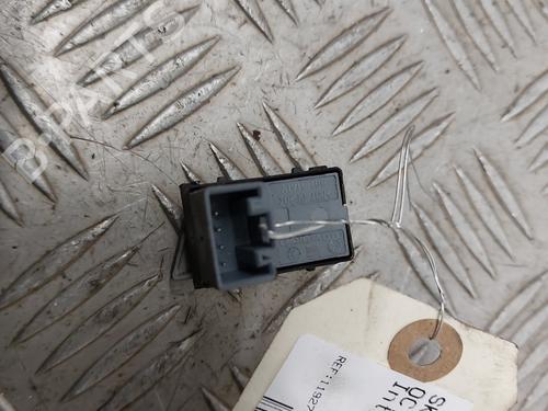 Used Left rear window switch Left rear window switch SKODA OCTAVIA II Combi (1Z5) 1.9 TDI (105 hp) 31644739 31644739