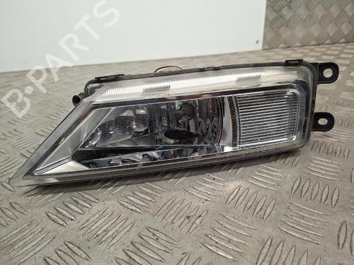 Used Left front fog light Left front fog light 39099528 39099528