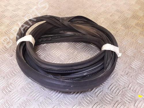 Used Rubber door seal MERCEDES-BENZ M-CLASS (W163) ML 400 CDI (163.128) (250 hp) 23724719