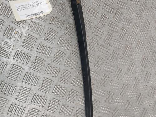 Used Front windshield wiper arm Front windshield wiper arm 32164259 32164259