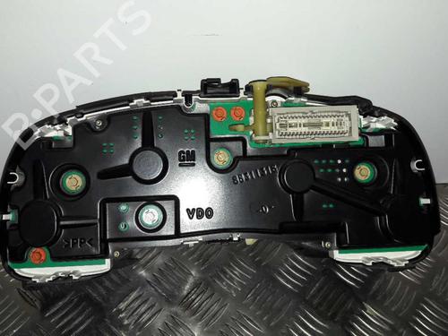 Used Instrument cluster OPEL ZAFIRA A MPV (T98) 2.0 DTI 16V (F75) (101 hp) 23715049