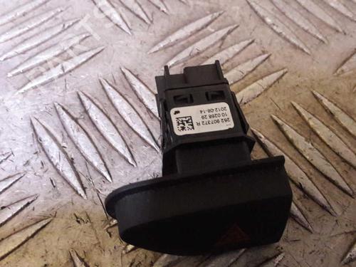 warning-switch-renault-clio-iv-bh_-2012-2013-2014-2015-2016-2017-2018-2019-2020-2021-23734556 main image