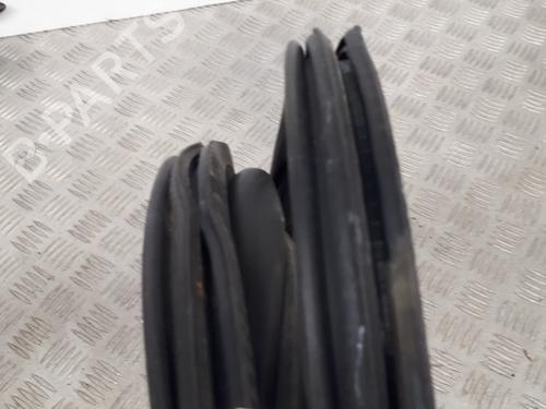 Rubber door seal PEUGEOT 308 SW II (LC_, LJ_, LR_, LX_, L4_) 1.6 BlueHDi 120 | BP23745875C142 
