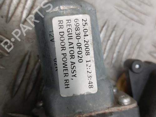 Vindusheismotor høyre bak TOYOTA COROLLA Verso (ZER_, ZZE12_, R1_) 2.2 D-4D (AUR10_, AUR10R) | BP30409648E22 