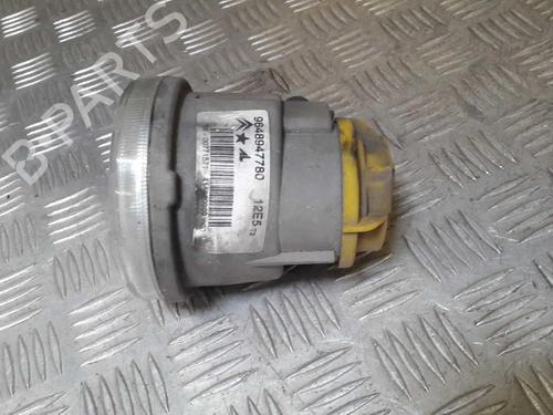 Used Right front fog light Right front fog light 23657595 23657595