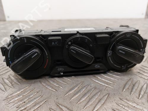 Used Climate control VW UP! (121, 122, BL1, BL2, BL3, 123) 1.0 (60 hp) 31832948
