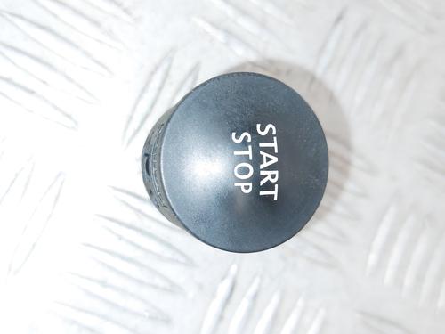 Used Switch RENAULT MEGANE IV Hatchback (B9A/M/N_) 1.6 dCi 130 (B9A4) (130 hp) 31116043