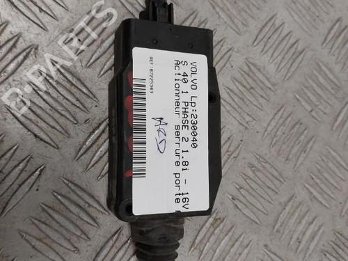 Used Rear right lock VOLVO S40 I (644) 1.8 (116 hp) 24854142
