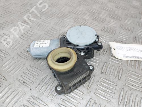 Used Right rear window motor TOYOTA COROLLA Verso (ZER_, ZZE12_, R1_) 2.2 D-4D (AUR10_, AUR10R) (177 hp) 30409648