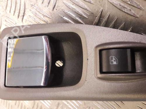 Used Rear left interior door handle Rear left interior door handle LANCIA MUSA (350_) 1.9 D Multijet (350.AXC1A) (101 hp) 23656251 23656251