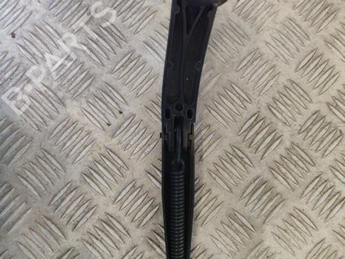 Used Front windshield wiper arm FORD FOCUS III 1.6 TDCi (115 hp) 23727751