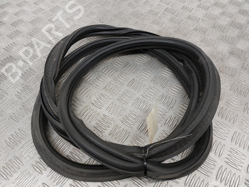 Used Rubber door seal PEUGEOT 208 II (UB_, UP_, UW_, UJ_) 1.2 PureTech 100 (101 hp) 23748005