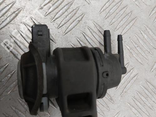 Used Electronic module Electronic module RENAULT CLIO III (BR0/1, CR0/1) 1.5 dCi (BR17, CR17) (86 hp) 23745222 23745222