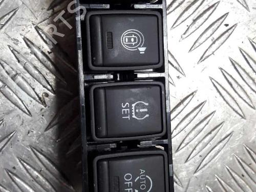 switch-nissan-juke-f15-2010-2011-2012-2013-2014-2015-2016-2017-2018-2019-24851850 main image