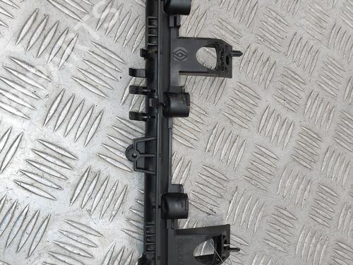 Used Injection rail RENAULT CLIO II (BB_, CB_) 1.2 16V (BB05, BB0W, BB11, BB27, BB2T, BB2U, BB2V, CB05,... (75 hp) 29383969