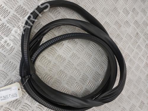 rubber-door-seal-renault-megane-iv-hatchback-b9amn_-2015-23747254 main image