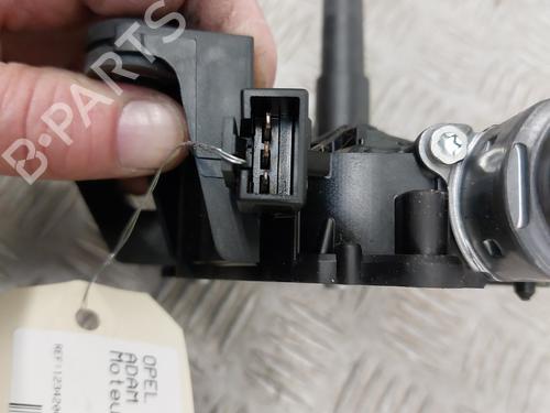 Used Rear wiper motor Rear wiper motor OPEL ADAM (M13) 1.2 (69 hp) 33545722 33545722