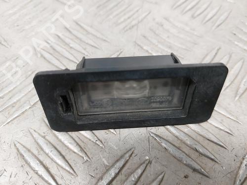 licence-plate-light-bmw-1-f40-2019-23747516 main image