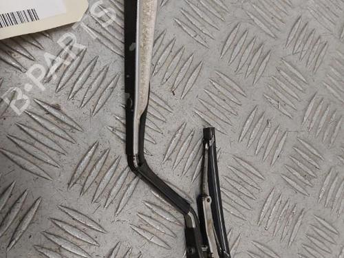 Used Front windshield wiper arm NISSAN PATROL GR IV (Y60, GR) 2.8 TD (Y60A) (116 hp) 23744891
