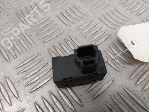 Right rear window switch PEUGEOT 307 Break (3E) 2.0 HDI 110 | BP26521728I28 