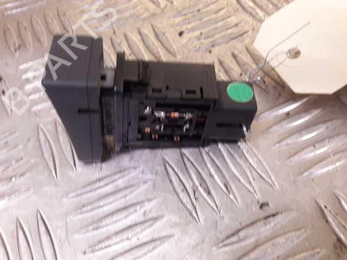 switch-hyundai-santa-fe-ii-cm-2005-2006-2007-2008-2009-2010-2011-2012-2013-2014-2015-24852188 main image