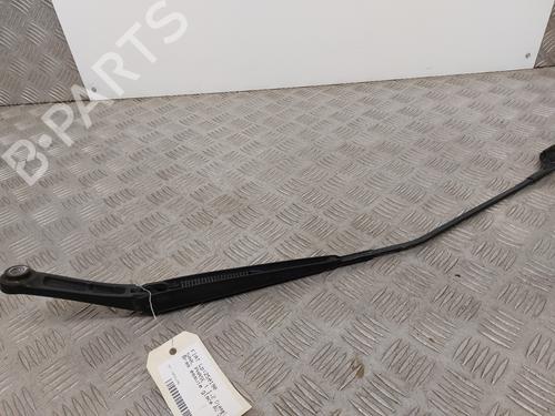 Used Front windshield wiper arm FIAT 500L (351_, 352_) 1.3 D Multijet (199LXY1A, 199LXY11) (84 hp) 26210726