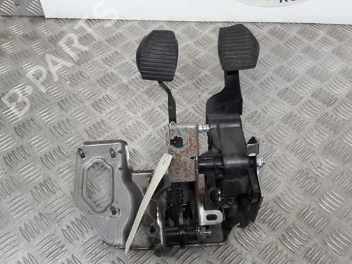 Used Break pedal Break pedal PEUGEOT 208 I (CA_, CC_) 1.6 HDi (92 hp) 23735081 23735081