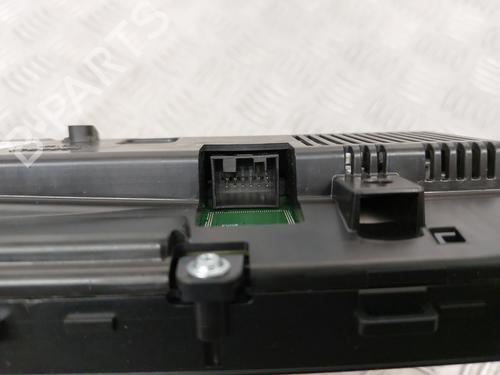 Used Instrument cluster Instrument cluster BMW 1 (F40) 116 d (116 hp) 23747484 23747484