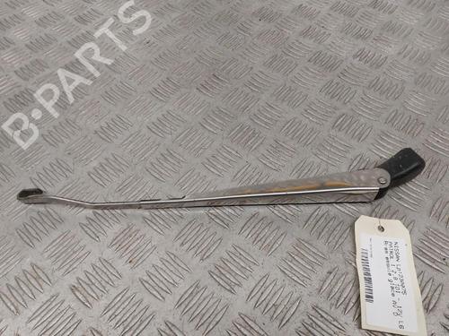 Used Front windshield wiper arm NISSAN PATROL GR IV (Y60, GR) 2.8 TD (Y60A) (116 hp) 23744877