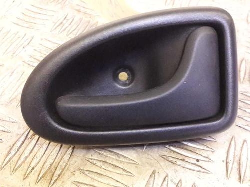 Højre bagtil invendig håndtag RENAULT MEGANE I (BA0/1_) 1.6 16V (BA04, BA0B, BA11, BA1J, BA16, BA19, BA1K, BA1V,... (107 hp) 23728345