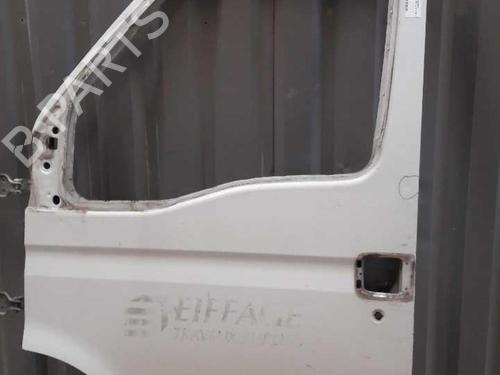 Used Left front door RENAULT MASTER II Van (FD) 2.5 dCi (101 hp) 23656889