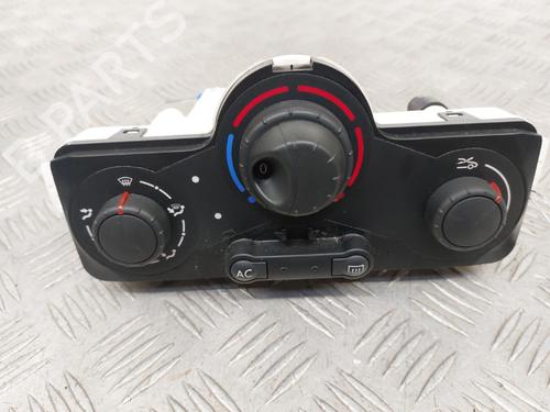 Commande Chauffage RENAULT CLIO III (BR0/1, CR0/1) 1.5 dCi (BR17, CR17) (86 hp) 23745272