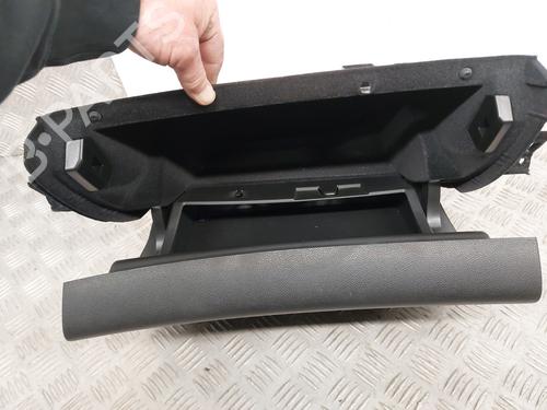 Used Glove box Glove box RENAULT MEGANE IV Hatchback (B9A/M/N_) 1.6 dCi 130 (B9A4) (130 hp) 31060329 31060329