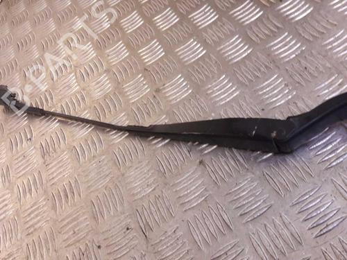 front-windshield-wiper-arm-renault-twingo-ii-cn0_-2007-23656312 main image