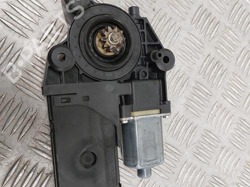 Vindusheismotor venstre foran RENAULT MEGANE III Grandtour (KZ0/1) 1.5 dCi (KZ09, KZ0D, KZ1G, KZ29, KZ14, KZ1W, KZ10, KZ1F,... (110 hp) 29349989
