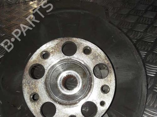 Used Right front steering knuckle Right front steering knuckle MERCEDES-BENZ A-CLASS (W168) A 170 CDI (168.009, 168.109) (95 hp) 23715410 23715410