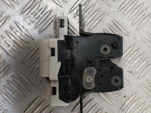 Used Tailgate lock RENAULT CLIO III (BR0/1, CR0/1) 1.2 16V (BR02, BR0J, BR11, CR02, CR0J, CR11) (75 hp) 26615323